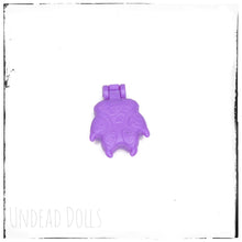 Load image into Gallery viewer, Monster High Dead Tired Wave 2 Clawdeen Wolf Purple Compact
