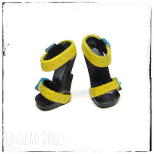 Load image into Gallery viewer, Monster High Gloom Beach Frankie Stein Black Wedge Sandels